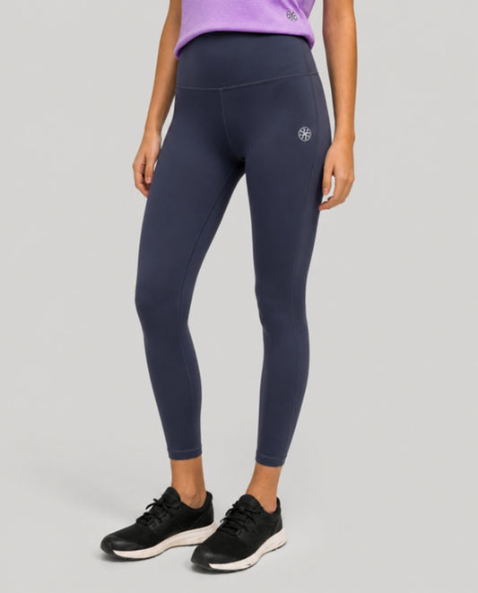 Athleia catalogue shoot – elevate leggings royal – detail